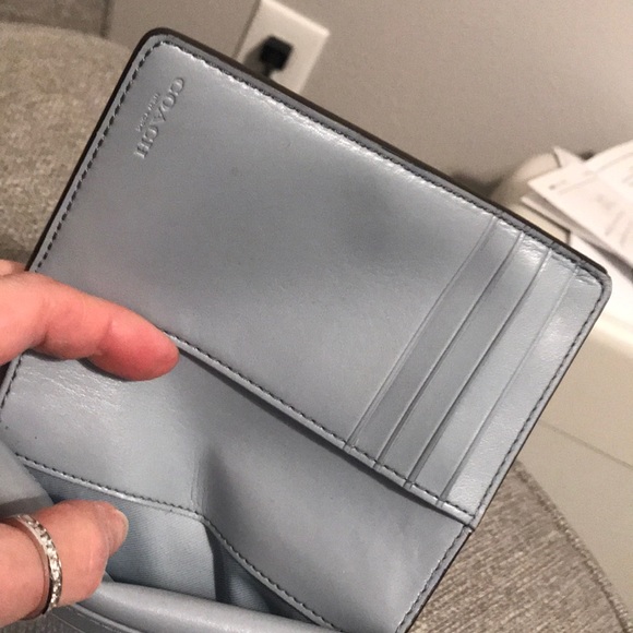 Coach - Picture 5 of 8